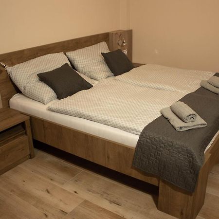 Apartmany Pilot Velka Hledsebe Extérieur photo